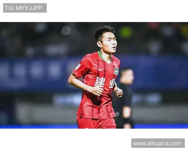 从默默无闻到耀眼巨星足球明星逆袭之路的励志故事与精彩瞬间