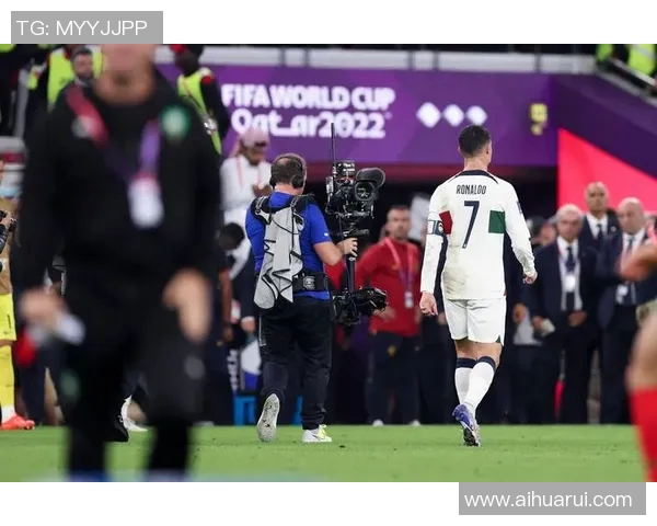 世界杯足球明星的爱情故事与赛场荣耀交织的浪漫篇章