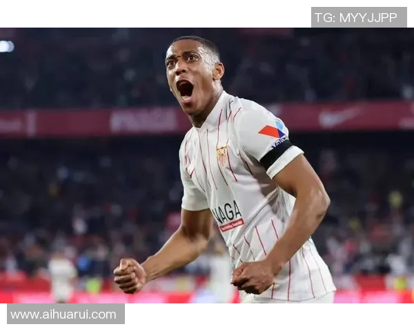 超级足球明星系统助我逆袭成顶级球员的传奇之路